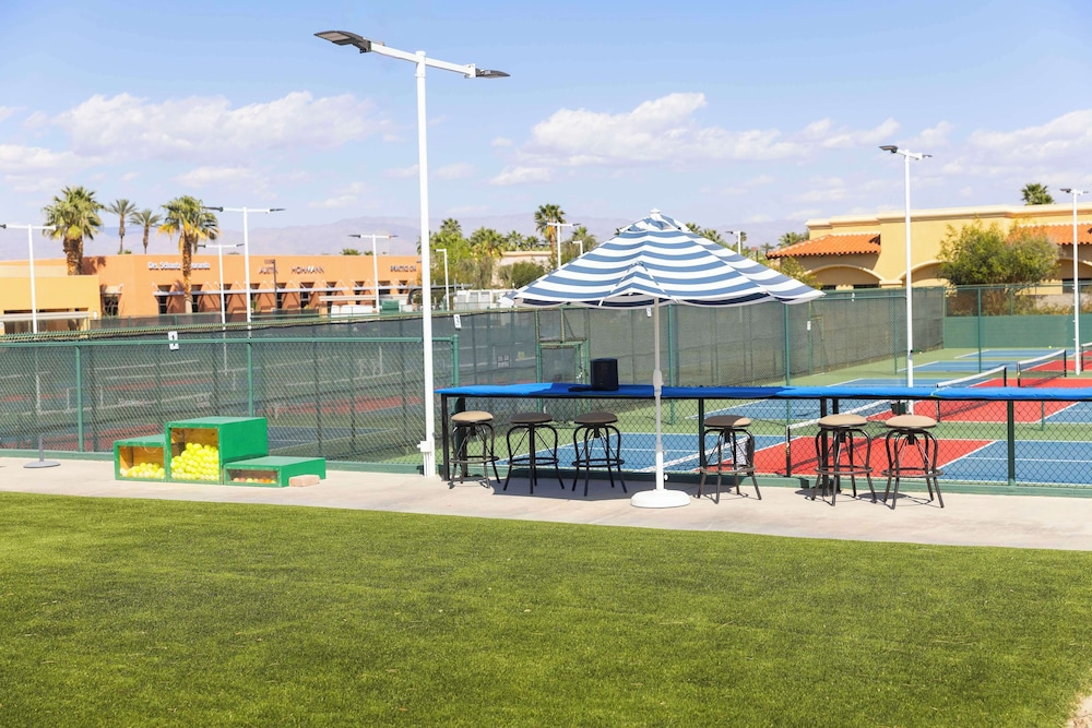 Embassy Suites by Hilton Palm Desert - photo 22