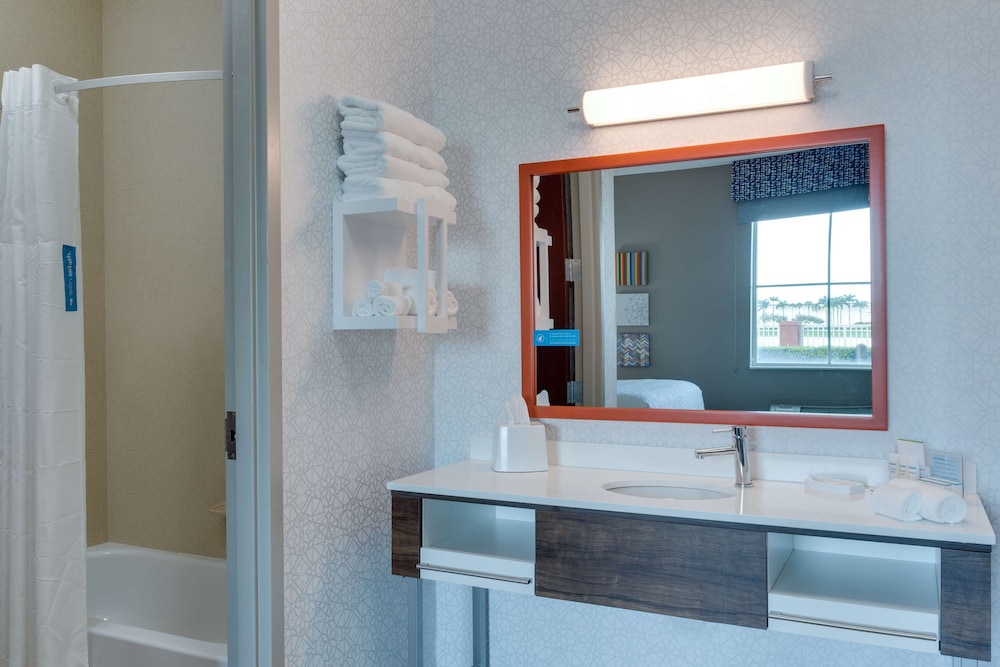 Hampton Inn & Suites Ft. Lauderdale Miramar - photo 20
