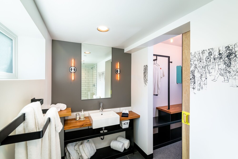The Lark Bozeman - photo 20
