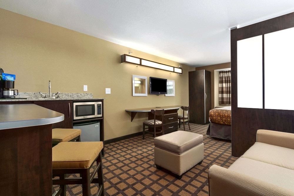 Microtel Inn And Suites Minot - photo 11