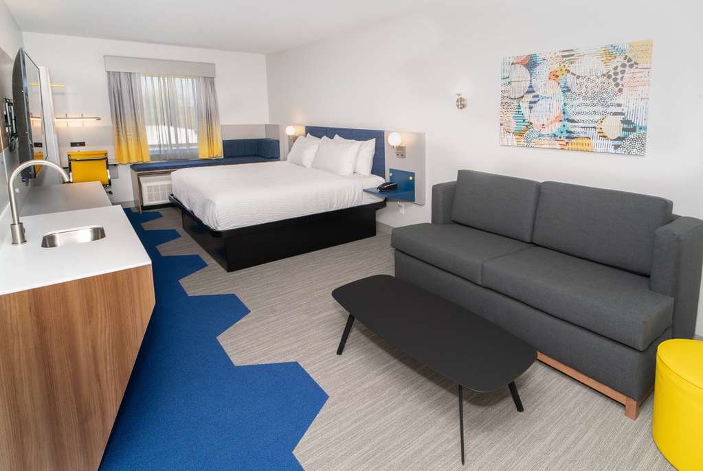 Microtel Inn & Suites by Wyndham Macedon - photo 10