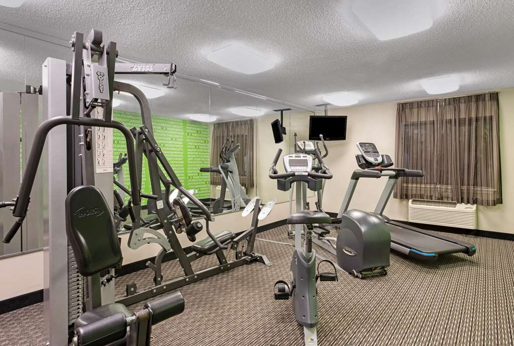 La Quinta Inn & Suites by Wyndham N Little Rock McCain Mall - photo 12