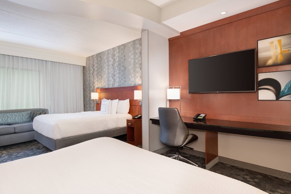 Courtyard by Marriott Pittsburgh Washington Meadow Lands - photo 13