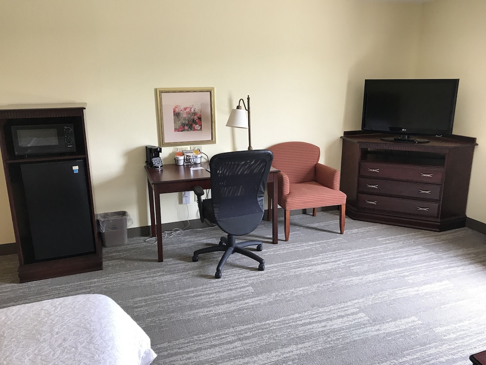 Hampton Inn & Suites Lamar - photo 69