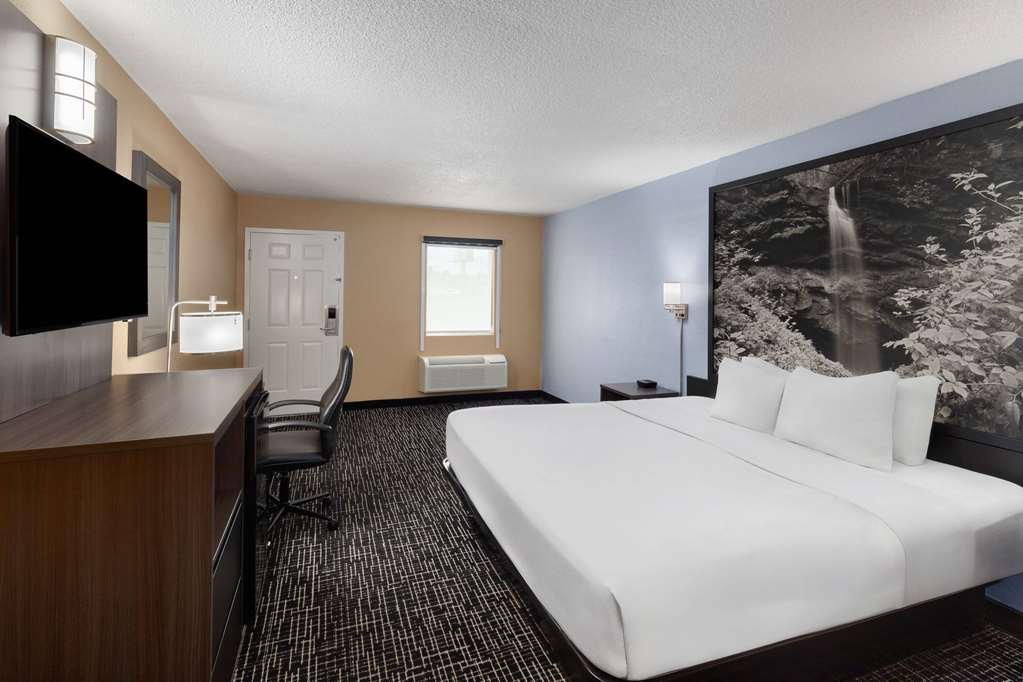 Super 8 by Wyndham Paducah I 24 Exit 4 - photo 14