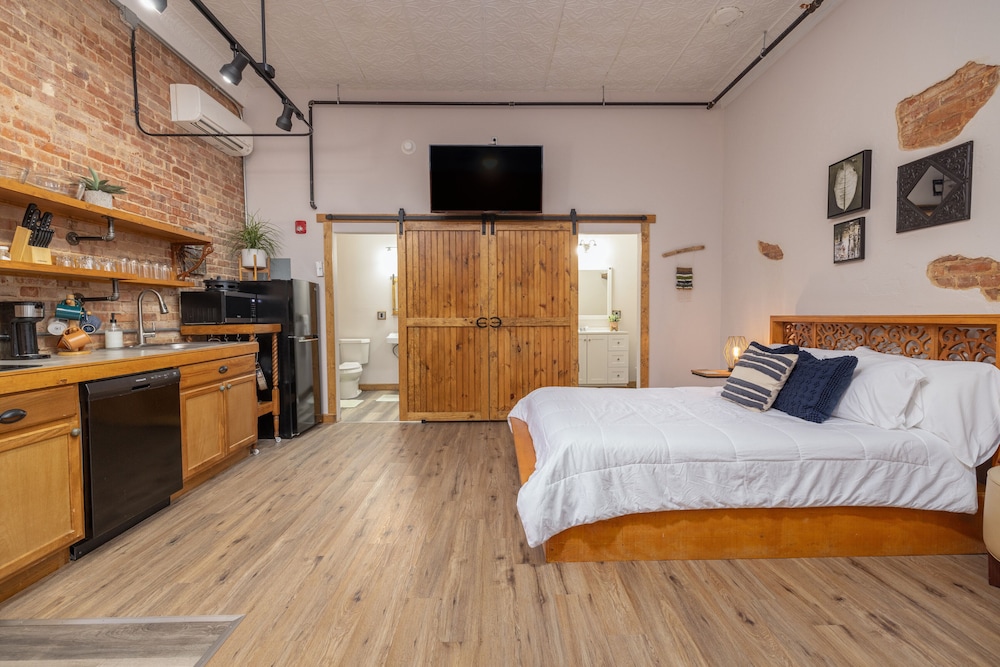 Hartwell Suites - photo 57