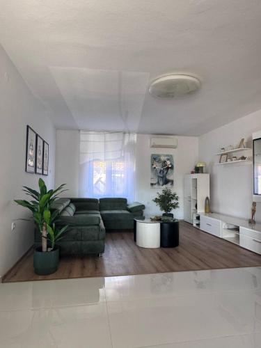 Apartman Mia Bibinje — 4-Star Luxury Hotel in Bibinje, Croatia