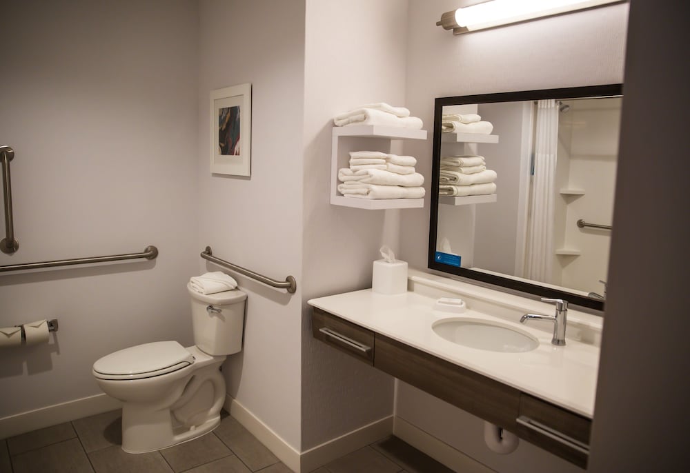 Hampton Inn Pontiac - photo 7