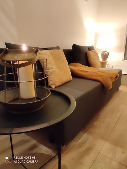 Logement Mezzanine Salon Independant — hotel in Epone