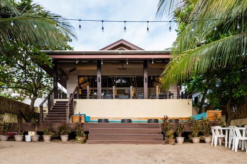 DEKHAUS Amazing Beach Front Home in Nasugbu — 4-Star Luxury Hotel in Nasugbu, Philippines