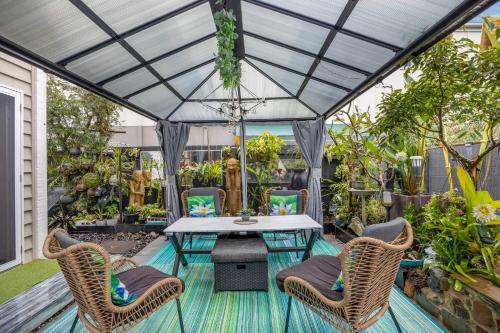 Cotton Tree Tranquil Gem Central Apartment — 4-Star Luxury Hotel in Maroochydore, Australia