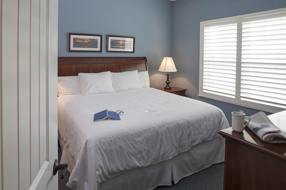 Bluewater Resort & Marina by Spinnaker Resorts - photo 2
