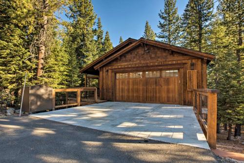 Saint Bernard Luxurious Upscale Comfy Mountain Retreat Hot Tub Gas BBQ with Level 2 EV Connection in Truckee, United States