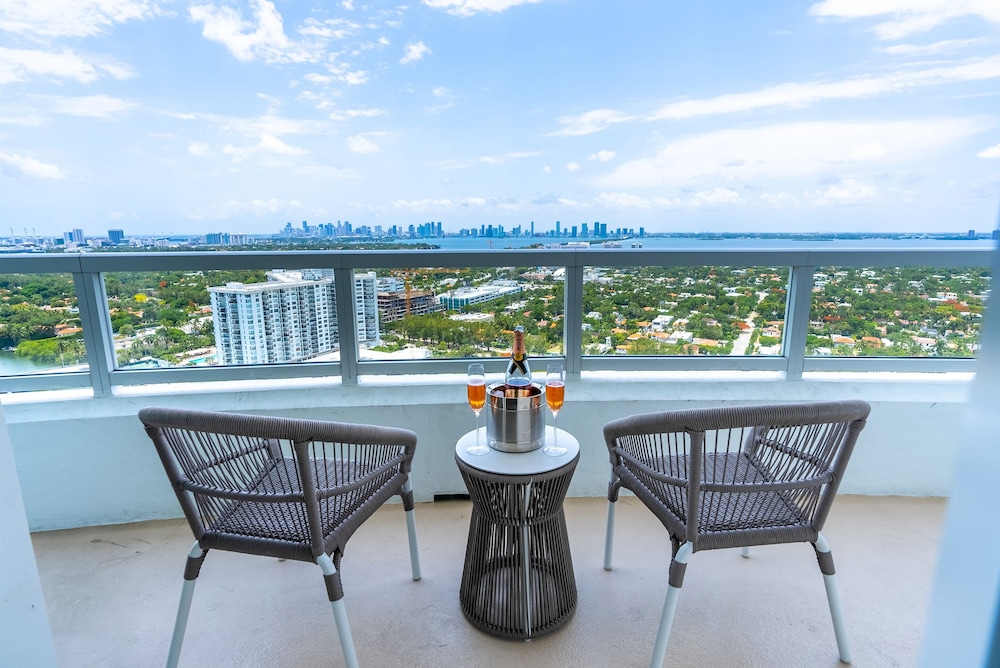 Fontainebleau Miami Beach Private Luxury Suites - photo 473