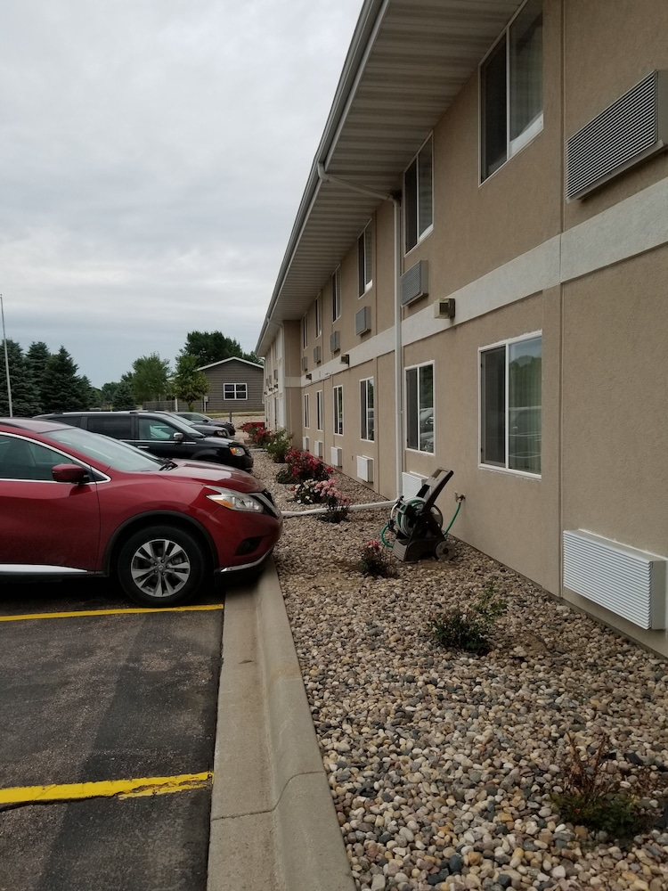 Bilmar Inn & Suites Dell Rapids Near Sioux Falls - photo 231