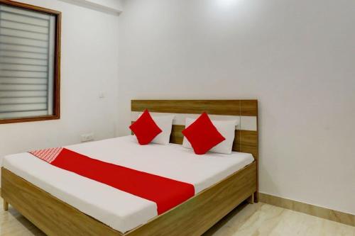 Collection O Char Dham Mandir Formerly Priyakant Ju Palace in Vrindavan, India