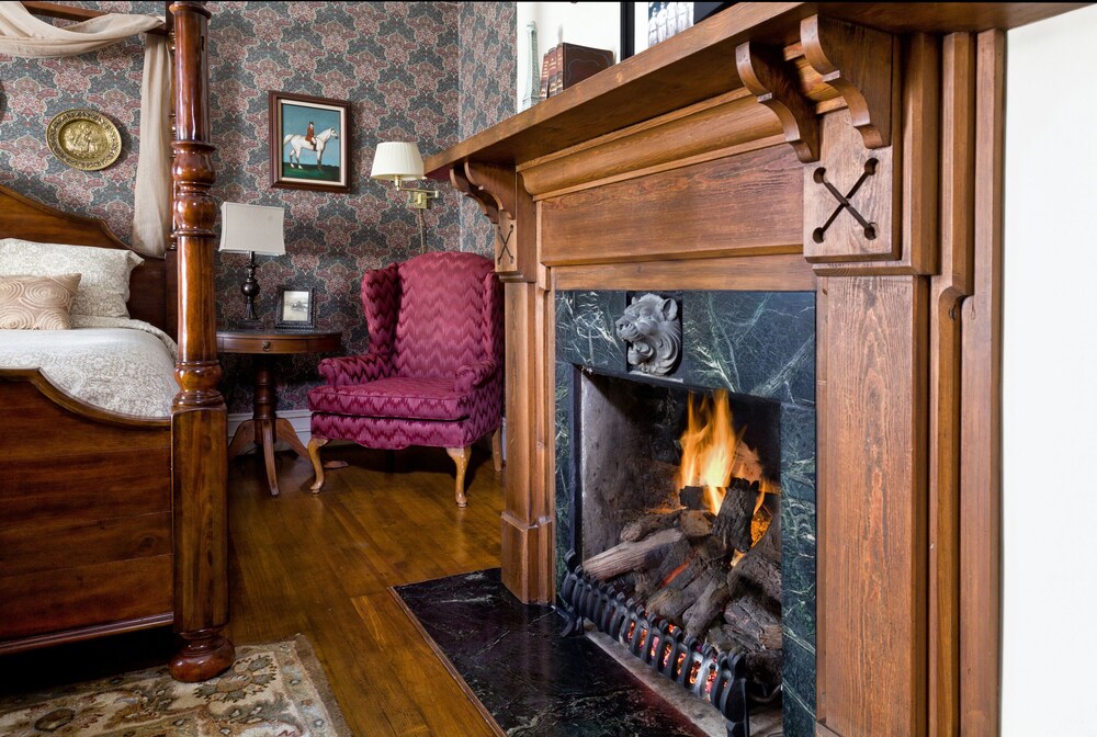 The Reynolds Mansion - photo 10