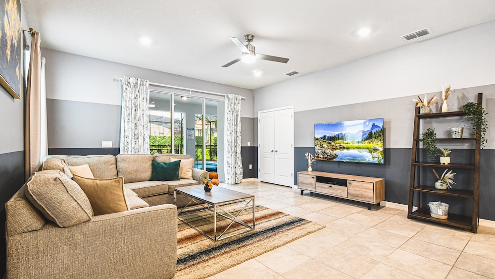 7BR Solterra Resort Newly Renovated Home w Pool - photo 13
