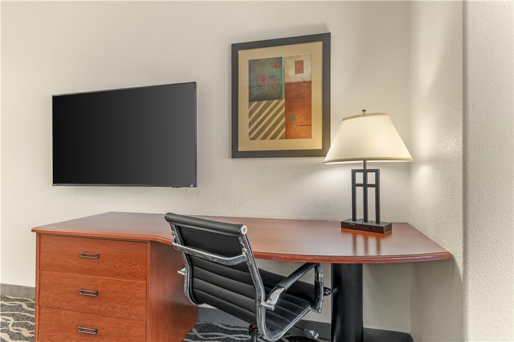 Best Western Plus Waxahachie Inn & Suites - photo 13