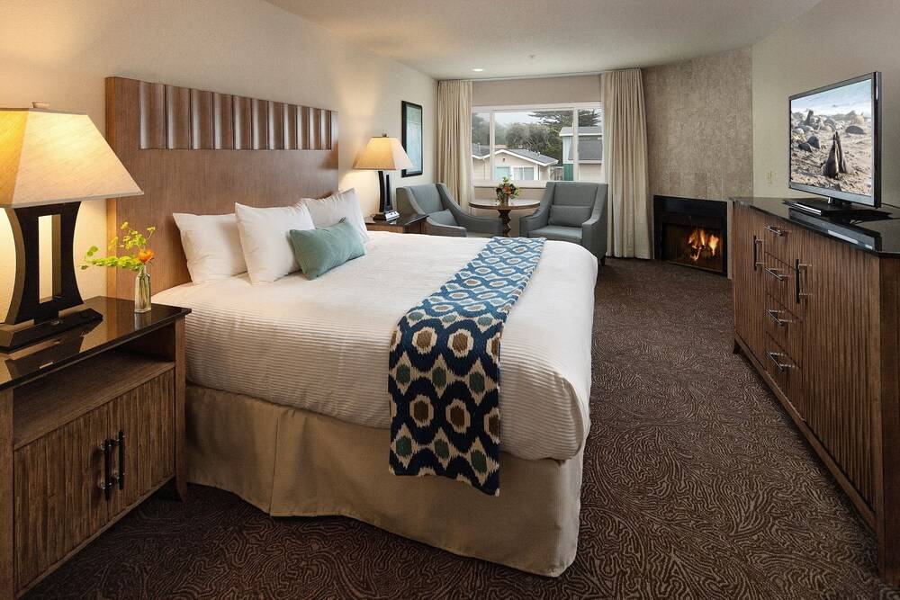 Cambria Landing Inn & Suites - photo 7