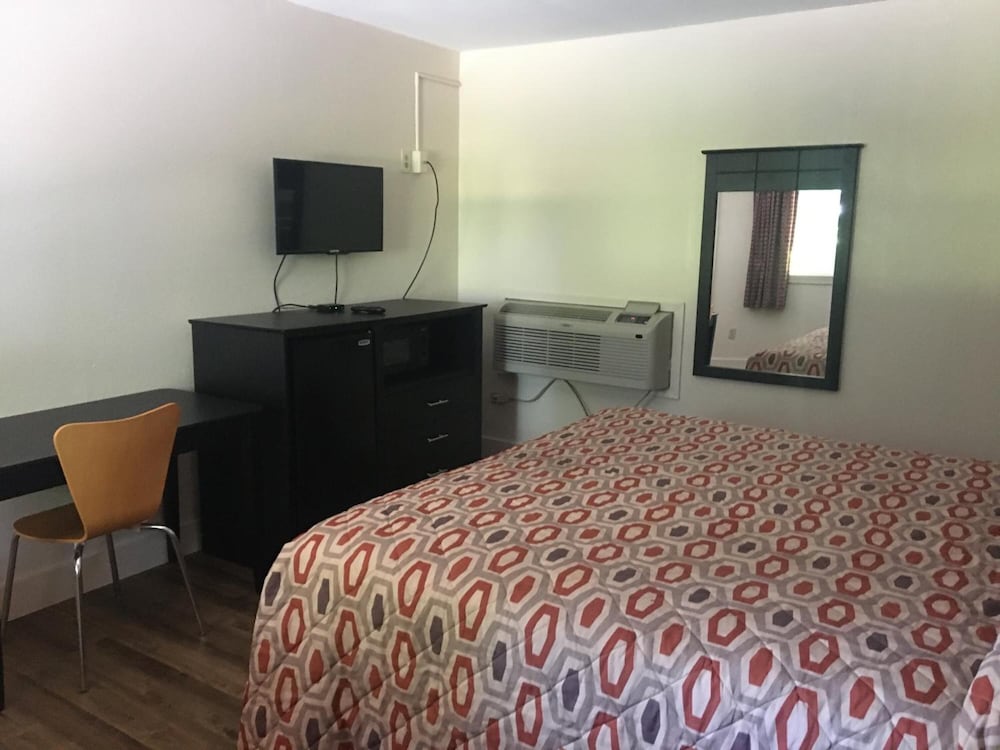 Woodlawn Hills Motel - photo 9