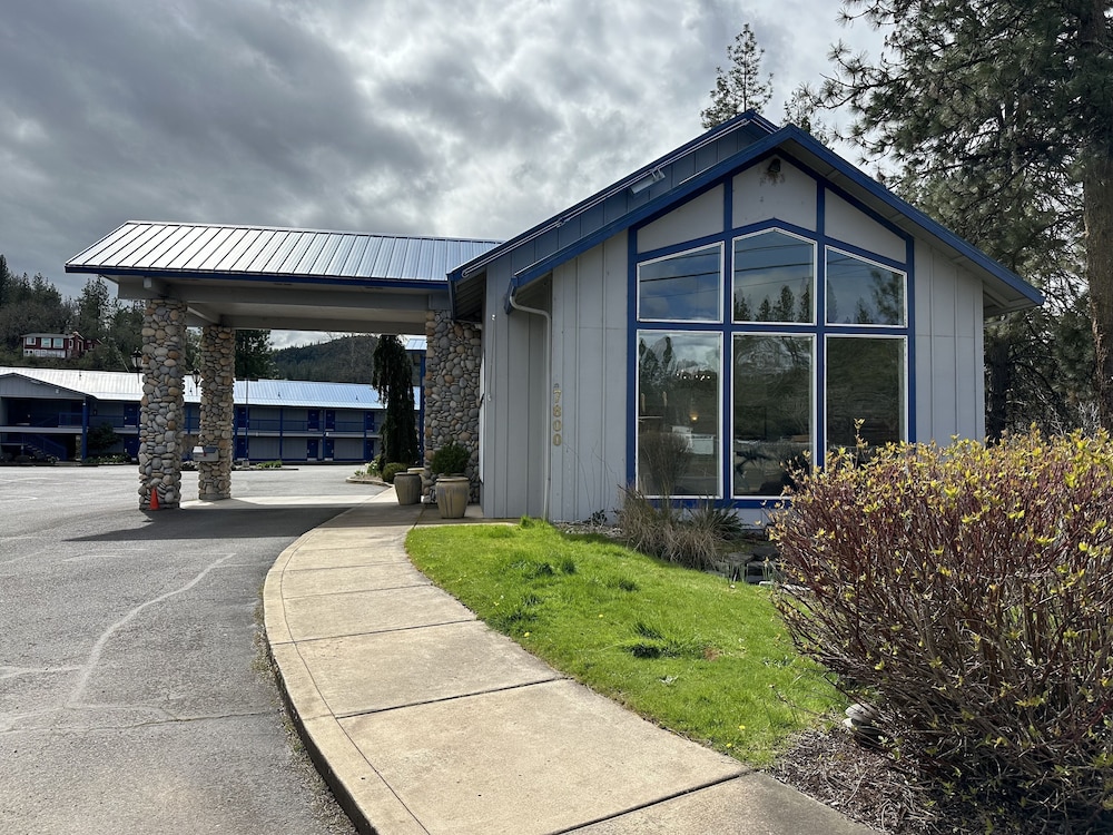 Edgewater Inn Shady Cove - featured photo