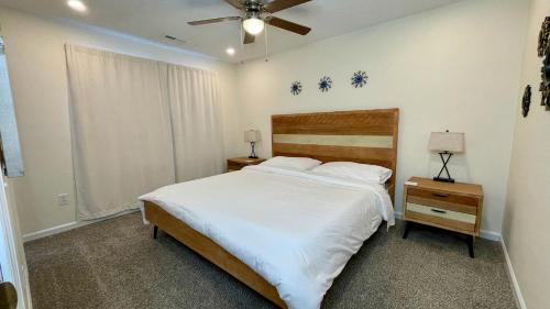 The Blue Door at Sylva Home Base Apartments — 4-Star Luxury Hotel in Sylva, United States