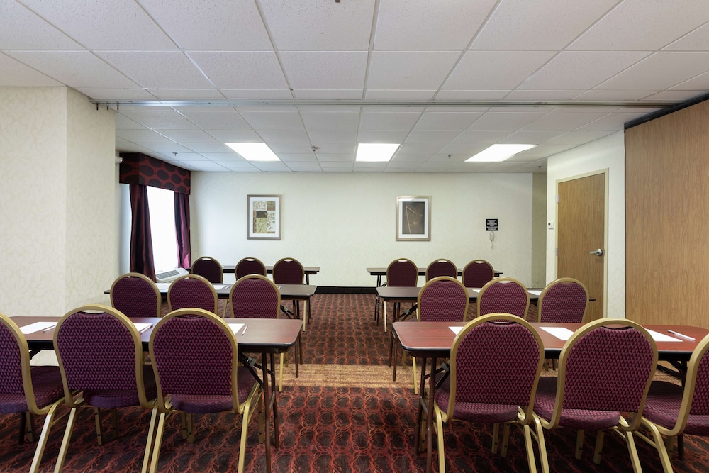Hampton Inn Houma - photo 38