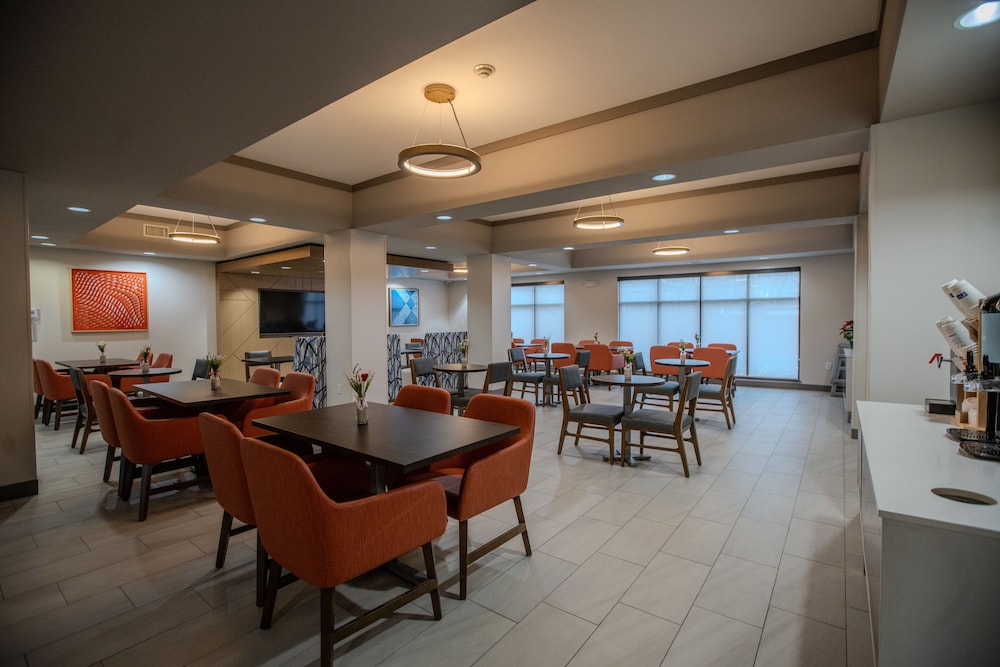 Holiday Inn Express Cleveland by IHG - photo 43