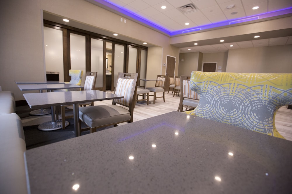 Hampton Inn Blue Ash Cincinnati - photo 44