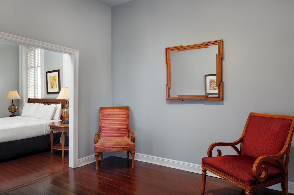 New Orleans Courtyard Hotel and Suites by the French Quarter - photo 11