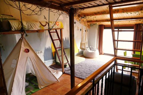 Cal Xulipa casa familiar al centre de Tremp — 4-Star Luxury Hotel in Tremp, Spain