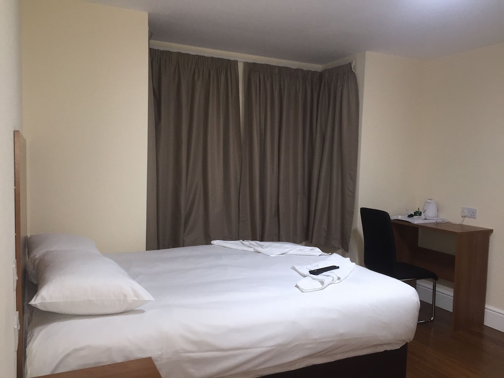 Buckingham Hotel — High Wycombe — photo 5