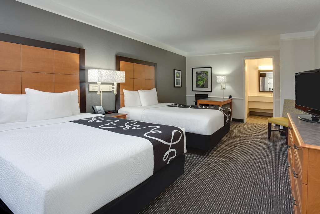 Days Inn by Wyndham Gainesville University I 75 - photo 11