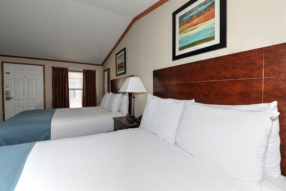 Instalodge Hotel and Suites - photo 2