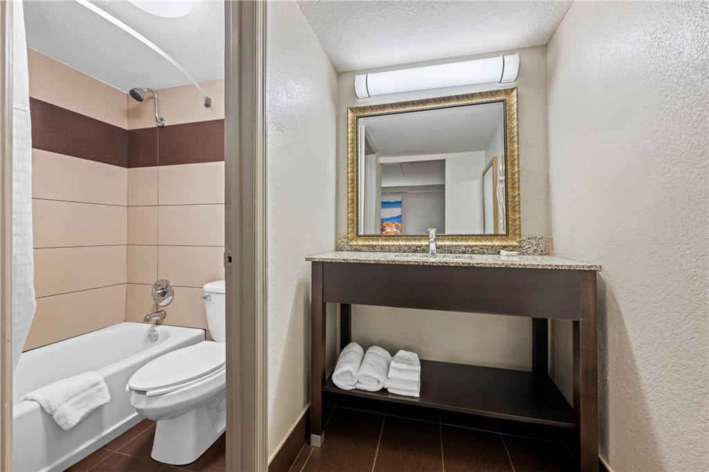 Days Inn by Wyndham Birmingham West - photo 12