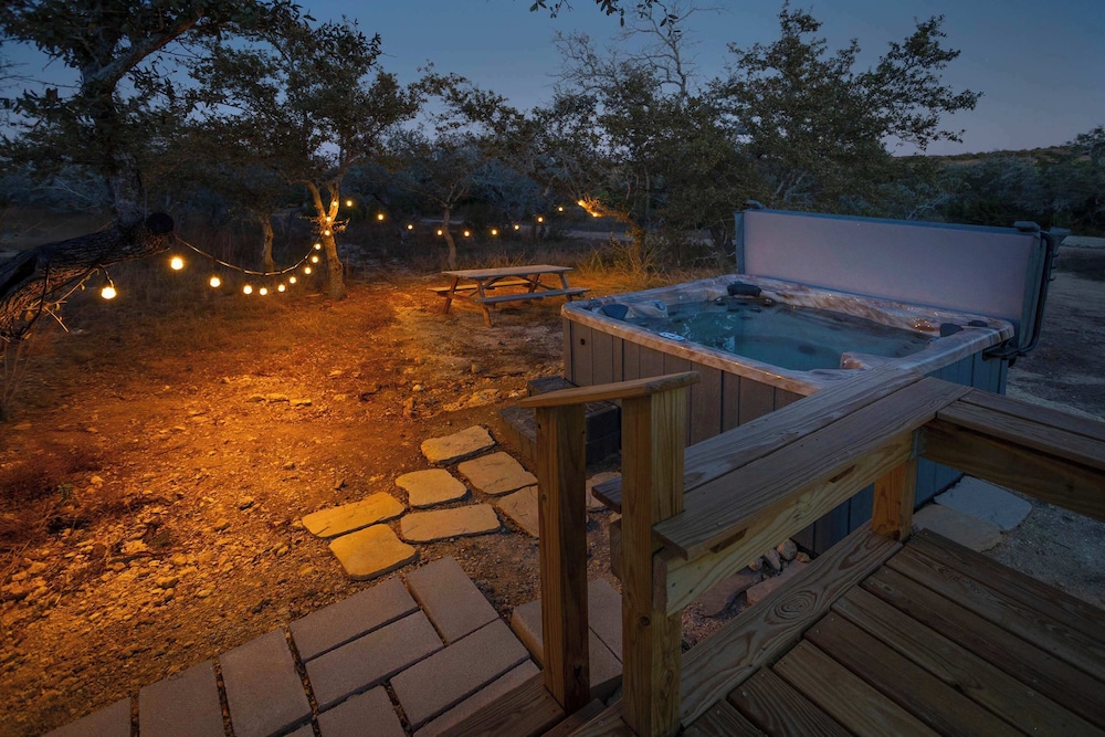 Bison View Secluded Cabin for 6 w Hot Tub on Wildlife Sanctuary — 4-Star Luxury Hotel in Johnson, United States