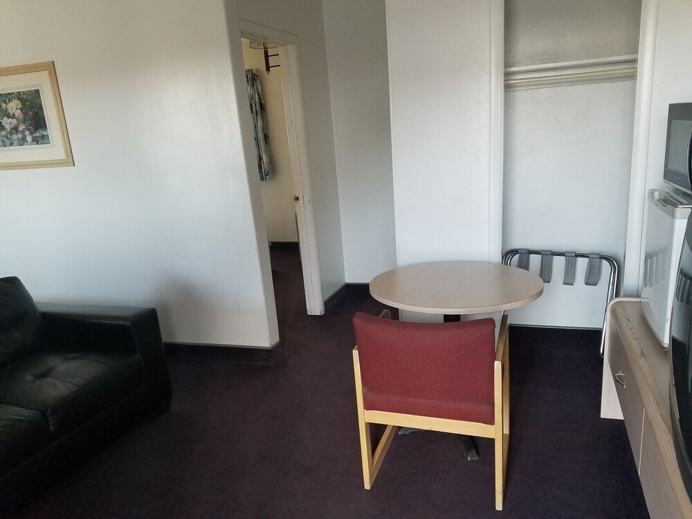 Downtown Xenion Motel - photo 12