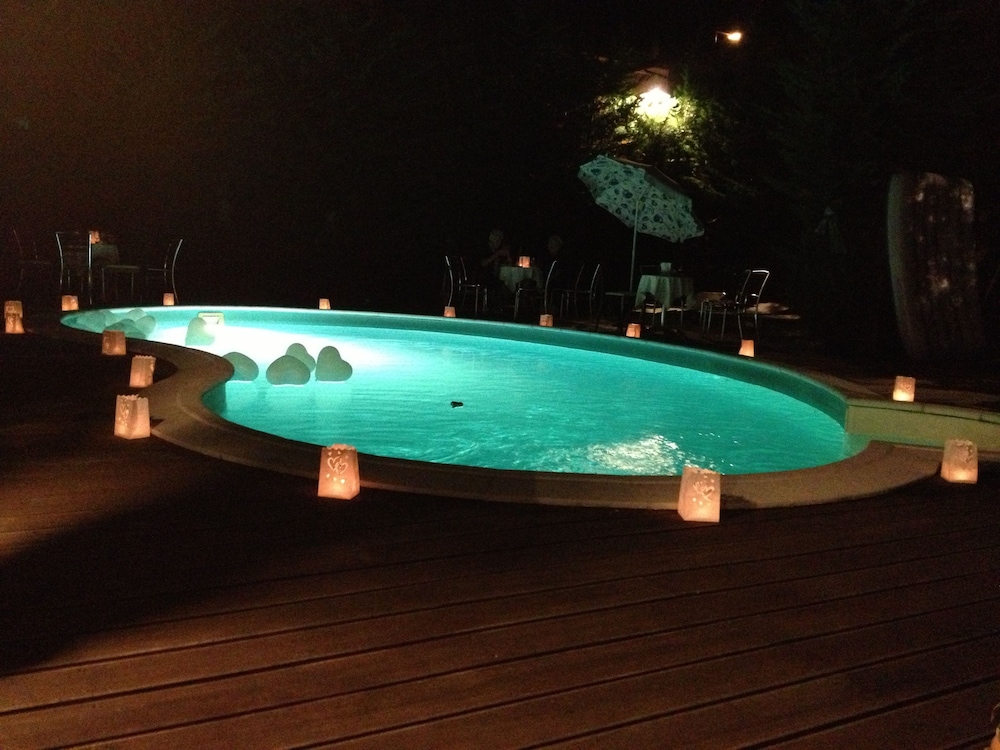 Hotel Villa Cinzia — 4-Star Luxury Hotel in Villanova Mondovi, Italy