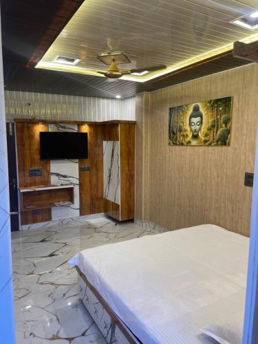 Krishna Rooms in Rishikesh, India