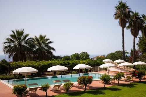 Villa Donnafugata — 4-Star Luxury Hotel in Santa Domenica, Italy