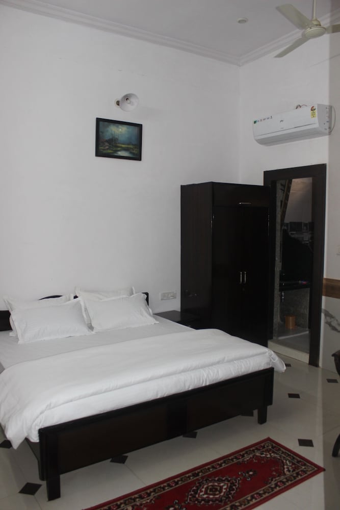 Hotel Lasani Inn - last minute hotel in Udaipur