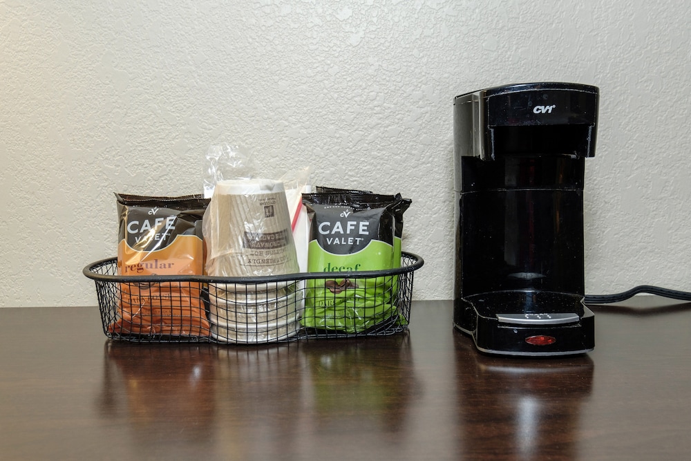 Holton Inn and Suites - photo 17