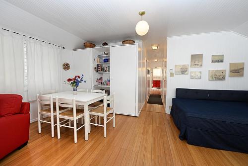 219CL 219 Claressa Ave — Avalon — photo 2