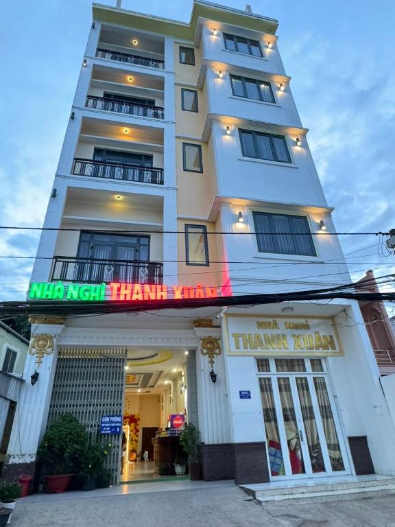 Nhà Nghỉ Thanh Xuân Có Cho Thuê Xe Máy Và Xuất Hóa Đơn — hotel in Long Xuyen
