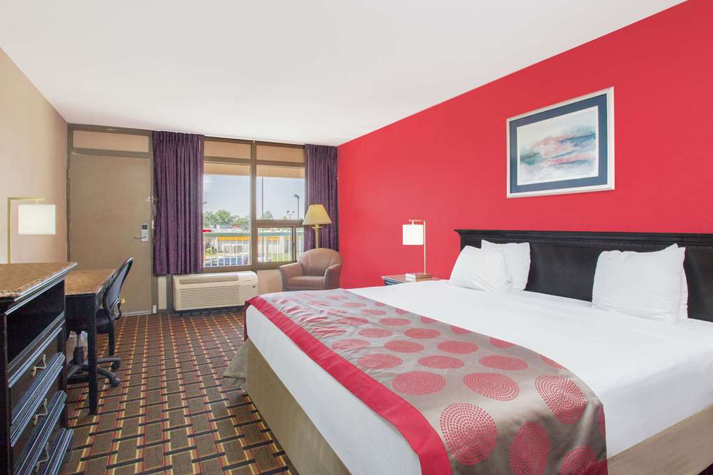 Ramada Hotel & Conference Center by Wyndham Edgewood - photo 16