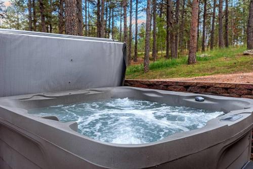 Modern Lodge BHBungalows Main — 4-Star Luxury Hotel in Custer, United States