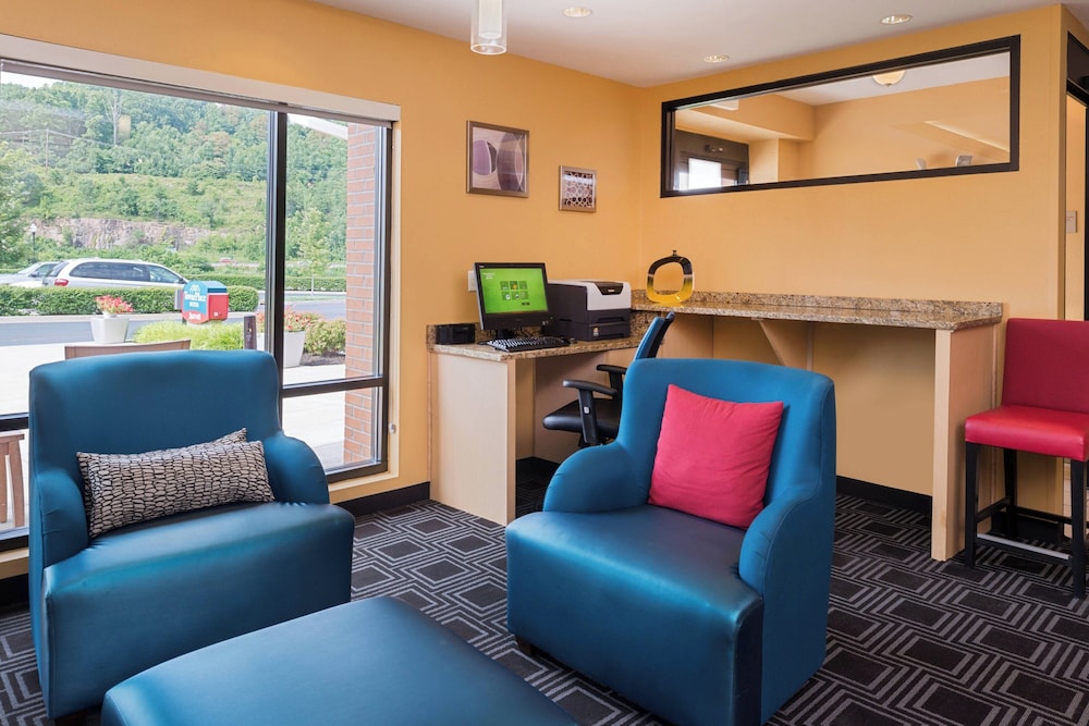 TownePlace Suites by Marriott Huntington - photo 2