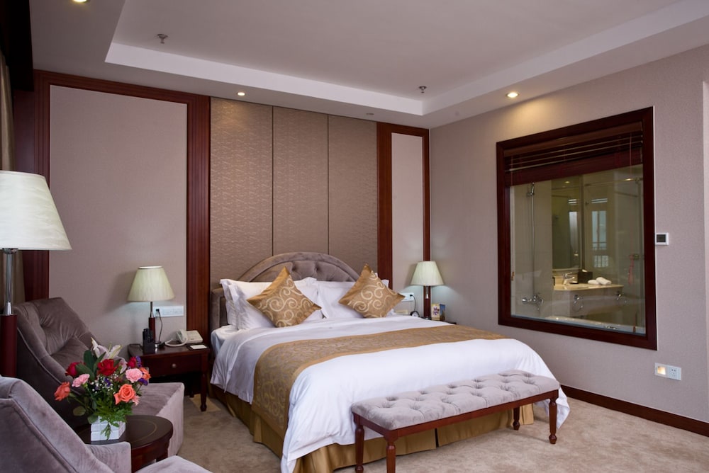 Jinling Cityview Hotel Zhenjiang - carbon neutral hotel in Zhenjiang