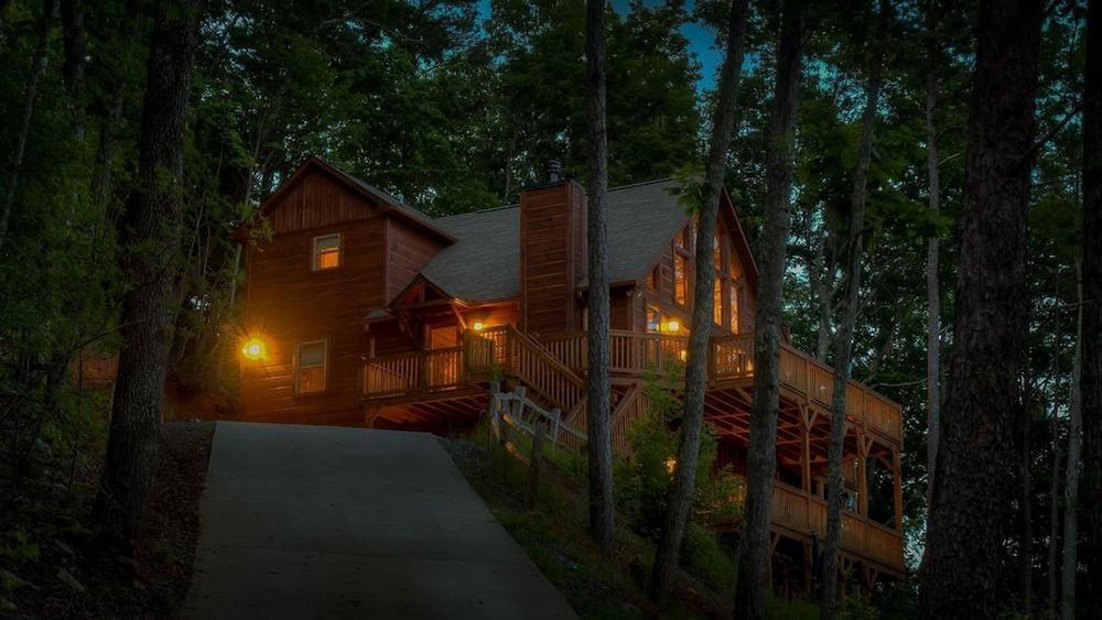 Candlestick Cabin — 4-Star Luxury Hotel in Epworth, United States